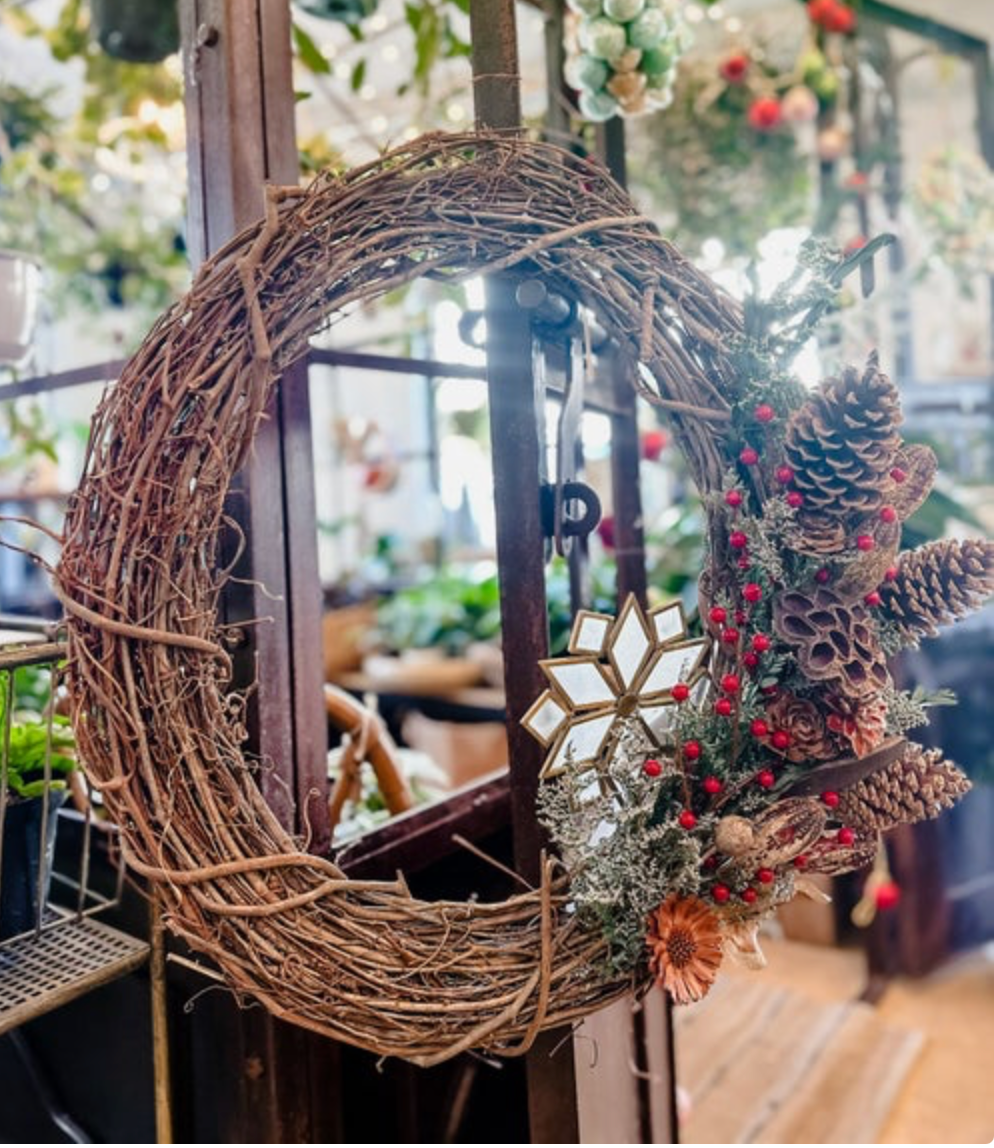 Holiday Dried Floral Wreath Worshop
